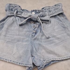 American Eagle‎ High Waisted Mom Shorts Light Blue Denim Women's Size 12 Bow